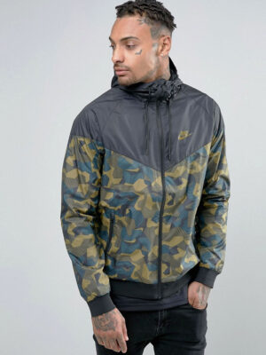 Nike Badlands Camo Windbreaker